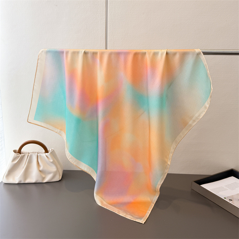 2025 Design Moda Sciarpa di se - Scarf Silk Square recensione e prezzo