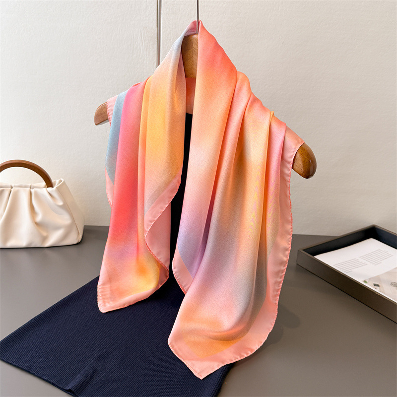 2025 Design Moda Sciarpa di se - Scarf Silk Square recensione e prezzo